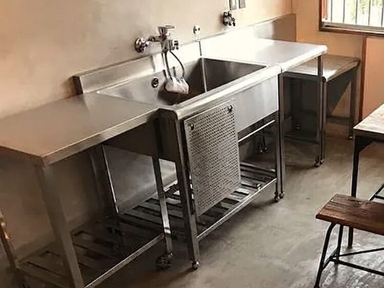 リフォーム前の業務用キッチン